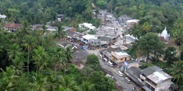 කරන්න බැරි වැඩ යන්තරෙන් මන්තරෙන් කරපු, ගෙයින් ගෙට මන්ත්‍ර හඬ ස්ත්‍රෝත ඇහෙන, බලගතු රොඩී දැහැනෙන් වැඩ ගත්තු මහා හුලවාලියන් හිටපු, මැණික්හින්න ගමේ හැංගුණු අබිරහස…
