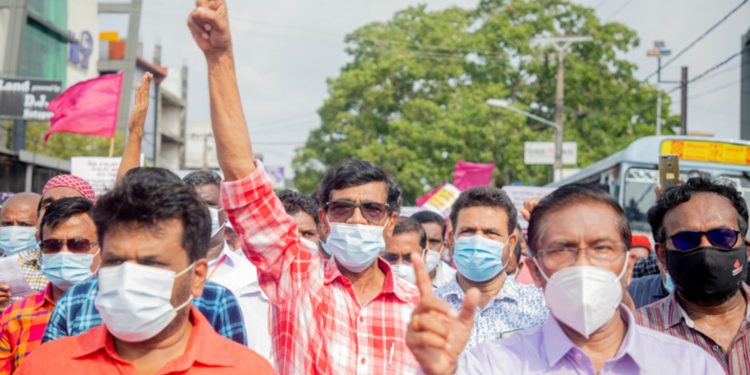 ජවිපෙ බැංකු ගිණුමේ තියෙන සල්ලි ගැන පොහොට්ටුව හෙළිකරයි! (VIDEO)