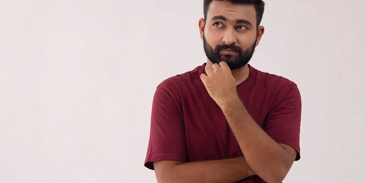 රූමතියකගේ අතගෙන ධනවතෙක් වෙන රහස මෙන්න…