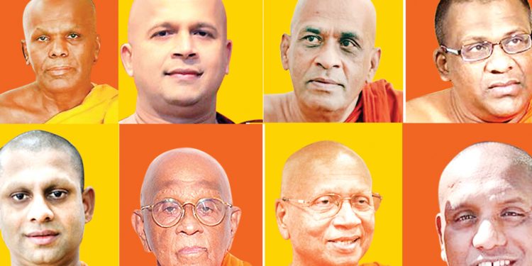 ගෝඨාව ජනාධිපති කරන්න – මහින්දට තුනෙන් දෙකක් අරන් දෙන්න විශාල ශාසනික මෙහෙයක් සිදු කළ ස්වාමීන් වහන්සේලා අද කියන කතා!