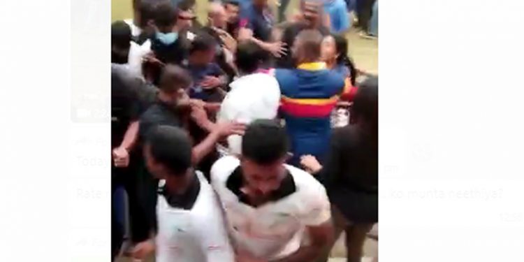 රටේ මහ ලොකු ඉස්කෝල මෙන්න රටට දෙන ආදර්ශය! කෝ මුන්ට නීතිය? (VIDEO)