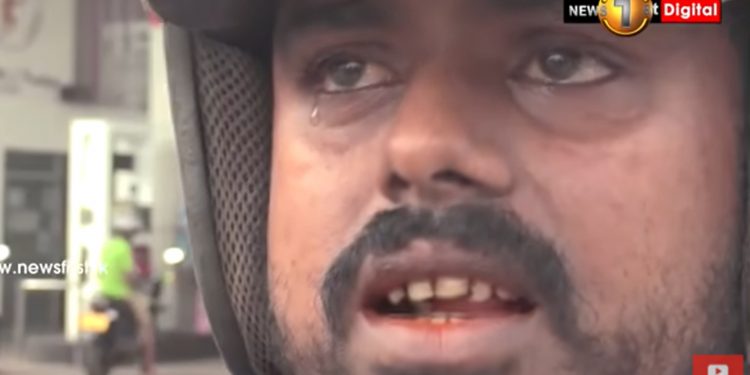 අනේ මහත්තයෝ මේ මොකද්ද අපිට වෙන්නේ! අපිට කන්න නැතිව හරි ඉන්න පුලුවන් අර පොඩි එවුන් අම්මේ කුක්කු කියන කොට පපුව පිච්චිලා යනවා මහත්තයෝ!