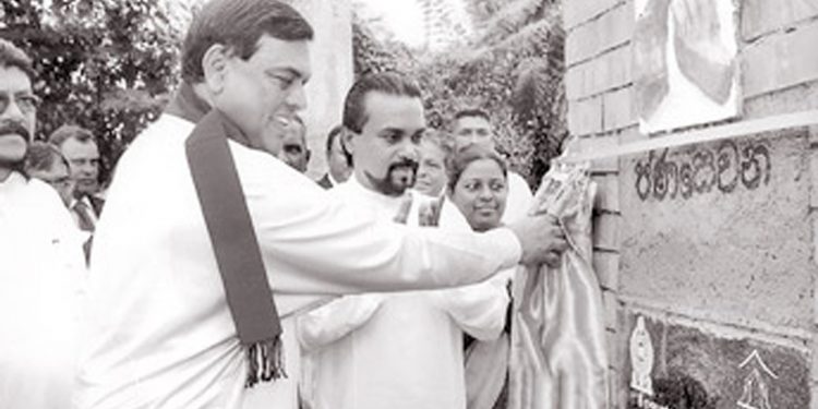 පොදු හතුරා බැසිල්! (විමලසිරි ජයලත්ගේ රටේ පැත්ත)
