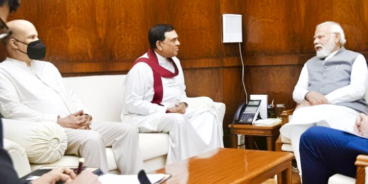 ගිය පාර මිස් වුණත් මේ පාර බැසිල් පාර්ලිමේන්තුව ඇතුළෙදි මෝඩිව හමුවෙයි!