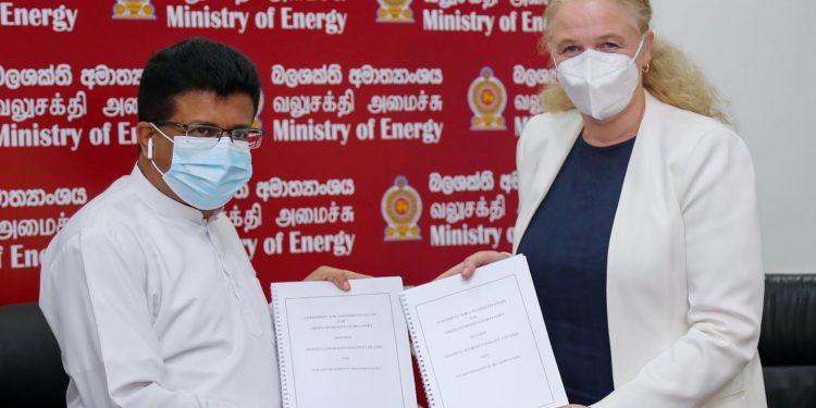 එදා ‘කොටි… කොටි…’ කියපු නෝර්වේ එක්ක ගම්මන්පිල ගිවිසුමක් ගහයි!
