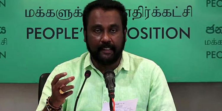 චමුදිතට එල්ල කරපු ප්‍රහාරයයි හිරුණිකාගෙ නිවසට හූ කියපු එකයි අතර සම්බන්ධයක් එළියට එයි! පොලිසියට පුලුවන් හෙක්ටර්ගෙන් අහන්න!