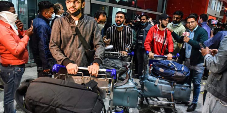 රුසියන් තානාපති කාර්යාලයෙන් ගල් පැලෙන කෙප්ප!