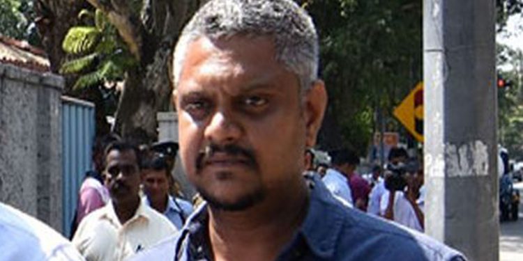 ගෑස් නැතිව මිනිස්සුන්ට යකා නගී! සිලින්ඩර් උස්සන් ඇවිත් ඇමැති කනක හේරත්ට ගහන්න පනී! කෑගල්ලේ ගෑස් ඒජන්තයාත් කනකලු!