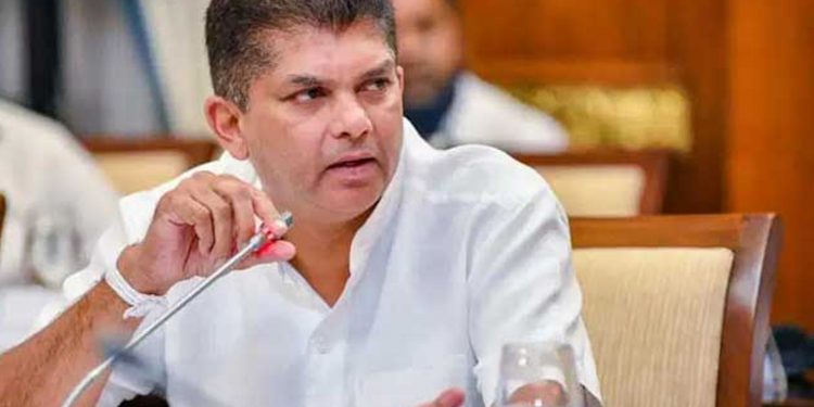 එස්.බී. ඇතුළට ගත්තාට ලොහාන්ටත් යකා නැගලා! තීන්දුවක් ගන්න සූදානම්!
