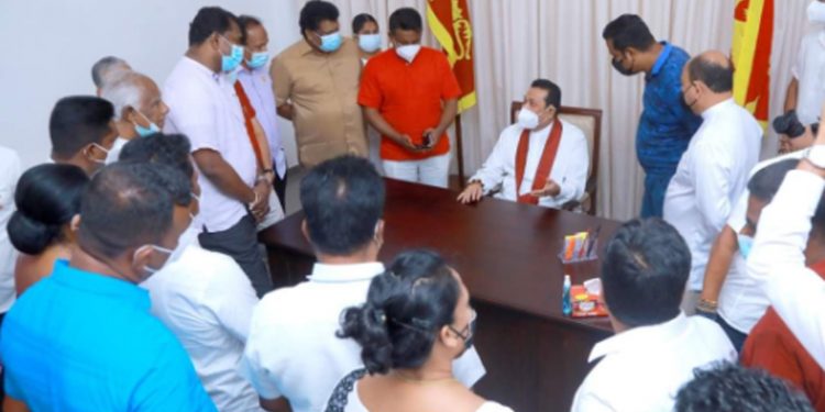 විමල්ලා එක්ක ගිය දොලවත්ත අගමැති හමුවෙන්න කුරුණෑගලට යයි!