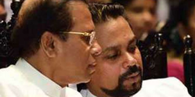 පසුපෙළ ප්රහාරය අරඹයි! මෛත්රීට ‘හිටන්’ කියලා ගහයි! විමල්ට ‘හුටන්’ කියලා ගහයි! (VIDEO)