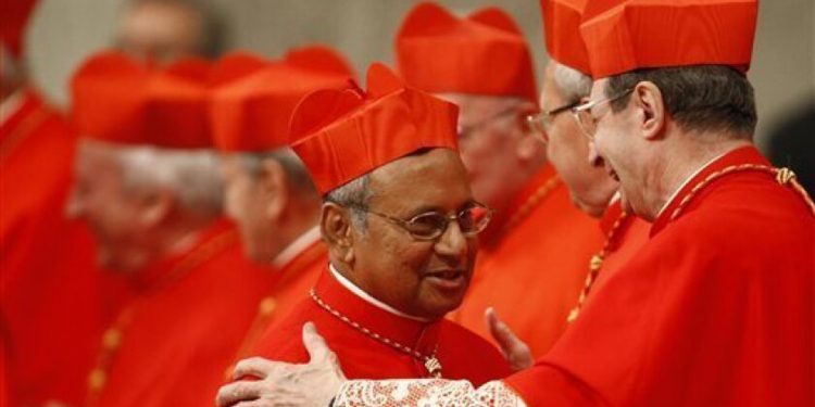 කාදිනල් හිමි ඉතාලියේ ප්රබලම කතෝලික සභාව හමුවෙයි!