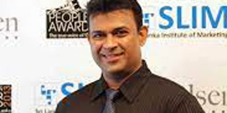රන්ජන්ව හිරේට දාලා! ඒත් මිනිස්සු රන්ජන්ව ලංකාවෙ ජනප්රියම නළුවා කරලා! මෙන්න සම්මානෙ දෙනකොට ආපු ප්රතිචාරය! (VIDEO)