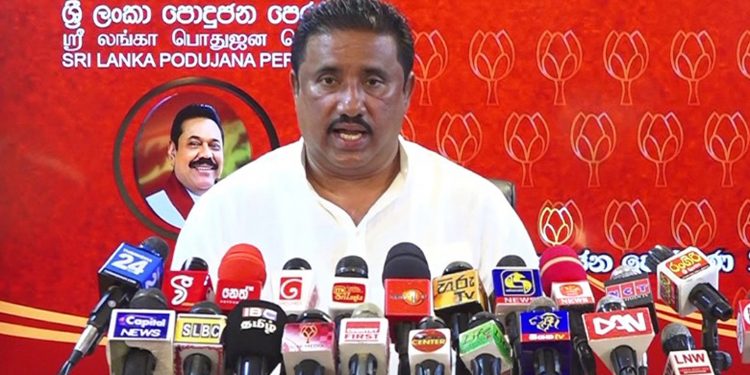 ඒ අය ආණ්ඩු කරද්දි ණය අරන් දැන් අපිට චෝදනා කරනවා! අද ජනතාව ගෙවන්නේ ඒ වන්දිය! විපක්ෂයට කිසිම වැඩපිළිවෙළක් නෑ!