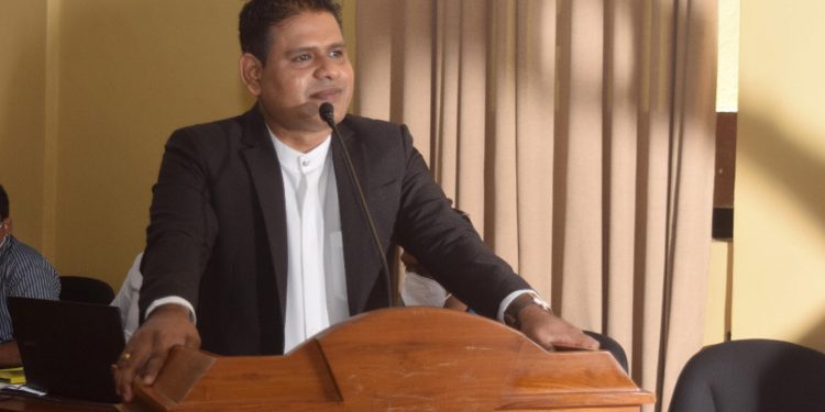 රට මුහුණ දෙන ඩොලර් අර්බූදය ‌හැමෝටම තේරෙන බාසාවෙන් එදිරිමාන්න අගලවත්තේ සිට රටටම කියයි! (VIDEO & PHOTOS)