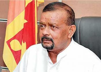 360ට ආපු චන්ද්‍රසේන නාගනී! අඩුම තරමින් ඩීසල්-පෙට්‍රල්-ගෑස් මිලවත් දන්නෙ නෑ! අහද්දි දීපු හිනා යන උත්තර ටික බලන්නකෝ! (VIDEO)