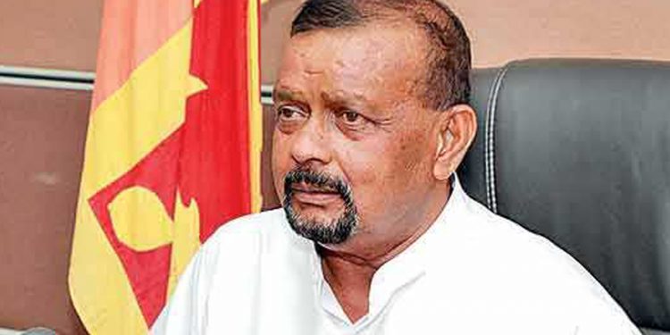 360ට ආපු චන්ද්‍රසේන නාගනී! අඩුම තරමින් ඩීසල්-පෙට්‍රල්-ගෑස් මිලවත් දන්නෙ නෑ! අහද්දි දීපු හිනා යන උත්තර ටික බලන්නකෝ! (VIDEO)