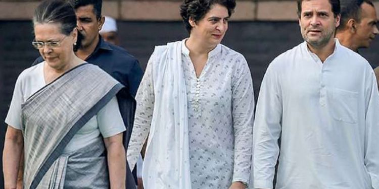 ප්රාන්ත ජන්දයෙන් ඉන්දියාවේ ගාන්ධි පවුල කුජීත වෙන්න පරාදයි! සෝනියා-රාහුල්-ප්රියංකා දේශපාලනය අතහැර ගෙදර යන්න තීන්දු කරයි!