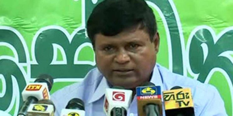 ගිනි දේවිගේ ගිනි ගන්න වංචාව! තෙල් නැතිවෙනවා කියලා කලින්ම කියපු ආනන්ද පාලිත මෙන්න කියනවා! අහගන්න! (VIDEO)