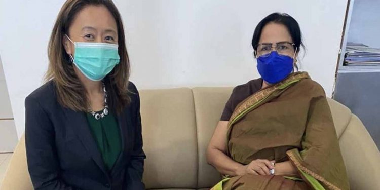 රටට සුබ නිමිත්තක්! නිරායුධ මිනිස්සුන්ට වෙඩි තැබීම ගැන අමෙරිකන් තානාපතිනියයි මානව හිමිකම් සභාපතිනියයි සාකච්ජාවක් තියලා!