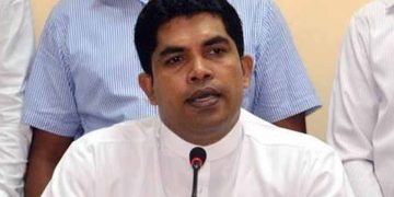 ඇමැතිකමක් අරන් ආණ්ඩුවට ගිය ශාන්ත බණ්ඩාර මාධ්ය ඉදිරියේ හඬා වැටුණේ ඇයි? (VIDEO)