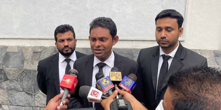 උගන්ඩාවට උඩින් අරන් ගිය ටොන් 103ක මුද්රිත ද්රව්ය අල්ලස් කොමිසමට එයි!