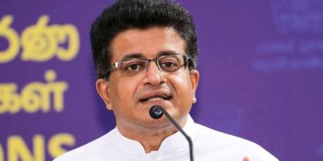 අලුත් බාල්දියකින් පරණ නෑමම පටන් අරන්! අලුත් කැබිනට්ටුවට ගම්මන්පිලගෙන් කනේ පාරක්!