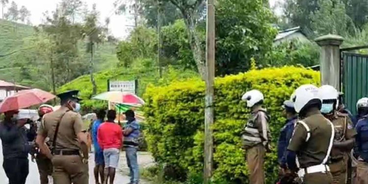 තවත් ඇමැති කෙනෙක්ගේ නිවස ජනතාව වටලයි!