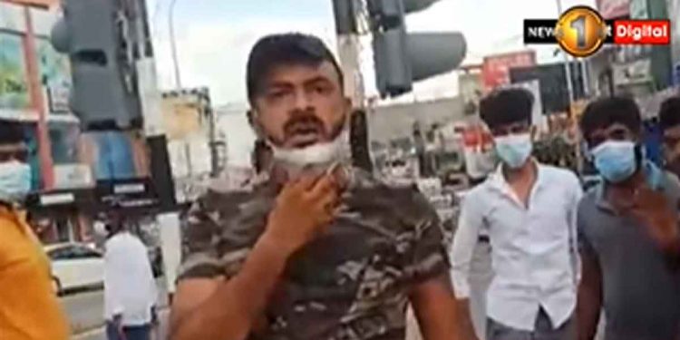 69 ලක්ෂෙ දැන් හොයාගන්න නෑ කිව්වට එහෙමම නෑ! මේ ඉන්නෙ එහෙම එක්කෙනෙක්! (VIDEO)