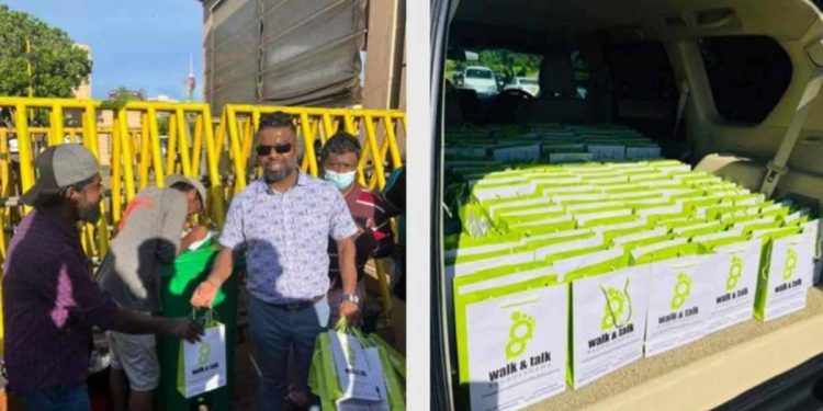 අරගල භූමියේ ෆෝන් චාර්ජ් කරගන්න බැරි ප්‍රශ්නෙට සුපිරි කොල්ලෙක්ගෙන් සුපිරි වැඩක්!