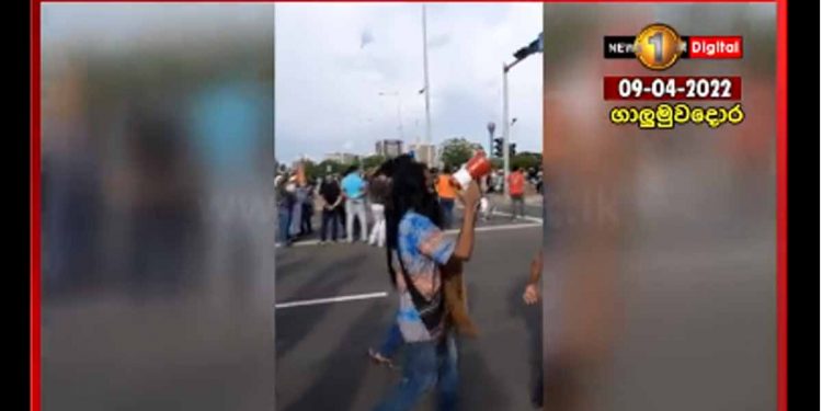 ‘ගෝඨාට දෙනවා අලුත් බේසමක්!’ මේ කොල්ලන්ගේ නිර්මාණගීලී හැකියාව බලන්නකෝ! (VIDEO)