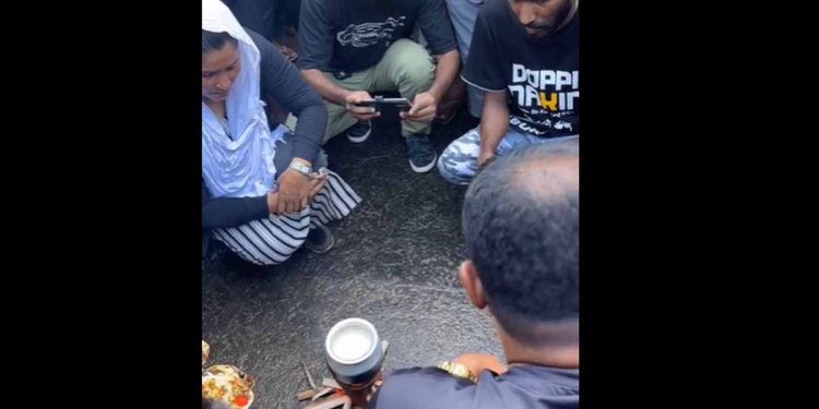 ජාති ආගම් කුල බේද නැතිව අරගල භූමියේ කිරි ඉතිරෙයි! (VIDEO)
