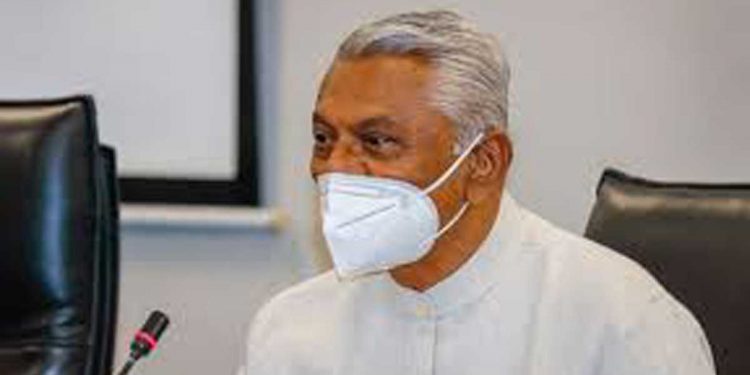 චමල් පළමු වතාවට සාටකය නැතිව පාර්ලිමේන්තුවට එයි!