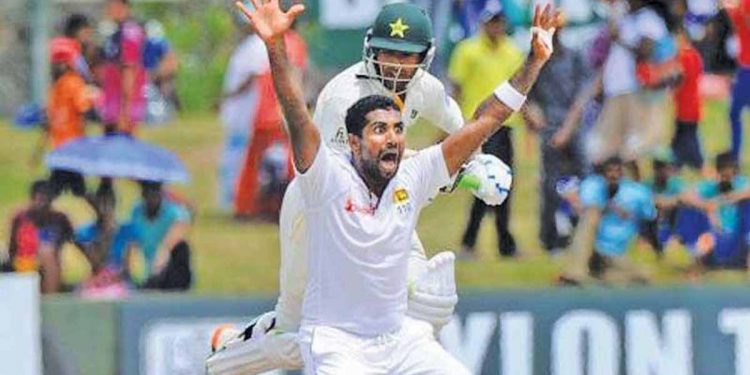 ධම්මික ප්රසාද් අද ගෝල්ෆේස් පිටියේදී උපවාසයකට වාඩිවෙන්න සූදානම්!