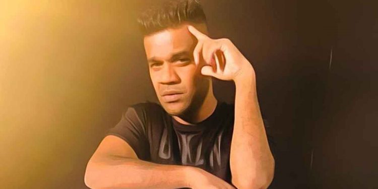 ගෝල්ෆේස් ඇවිත් රිය අනතුරක් කරන්න හැදුවයි ‘ෆිල්-ටී’ නැමැත්තාව කොල්ලො හූ තියලා පන්නලා! (VIDEO)