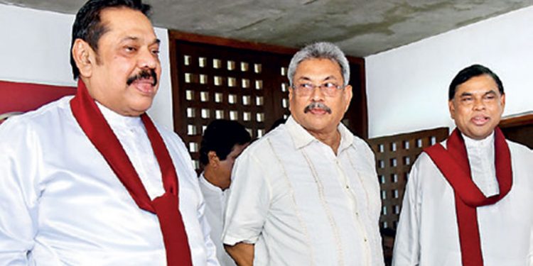 කණ්ඩායම් රැස්වීමේදී ජනපති විතරක් කතා කරද්දී මහින්දයි බැසිලුයි වචනයක්වත් කතා නොකිරීම ගැන ආණ්ඩුව ඇතුළේ ලොකු කුතුහලයක්!