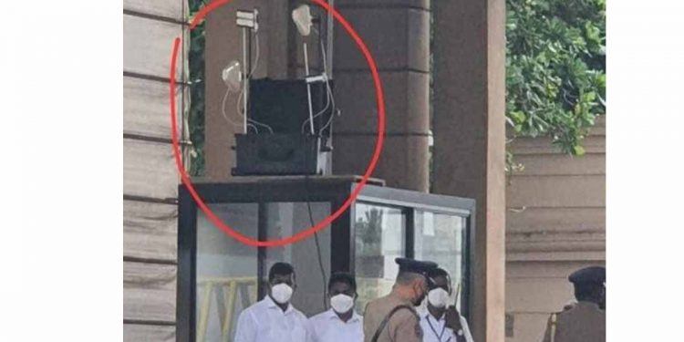 ගෝල්ෆේස් එකට ඉන්ටනෙට් බිඳවට්ටන්න ජෑමර් දාලා! ෆීල්ඩ් මාෂල් FB එකේ ෆොටෝ එක දායි!