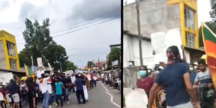 ජොනීගේ කාර්යලටත් උද්ඝෝෂකයින් යයි! (Video)