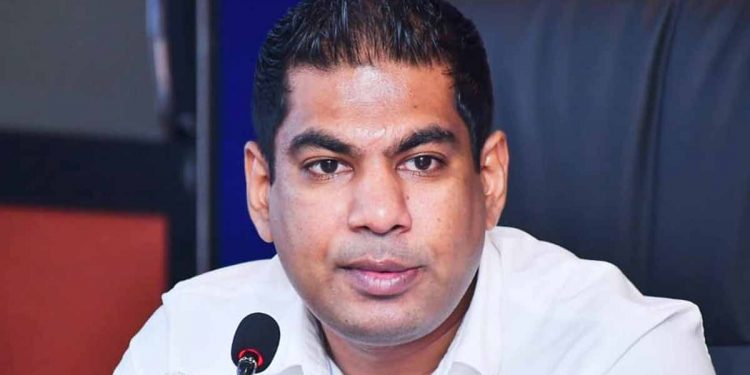 කංචන දැන් තියාම කැබිනට් ඇමැතිකමේ වැඩ පටන් අරන්!