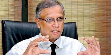 මුලු රටම කියන්නෙ ගෝඨාට යන්න කියලා! ගෝඨා යනකම් විශ්වාසභංගවලට TNA එක නෑ! විපක්ෂයේ ඇතැම් ඇමැති පෙරේතයන්ට සුමන්තිරන් කන හරහා ගහයි!