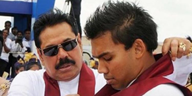 මහින්දයි නාමලුයි අද උදේම ජනපතිගේ මිරිහාන ගෙදරට යයි!