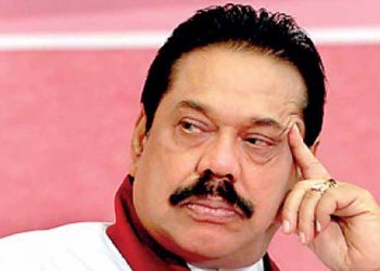 මහින්ද අද රෑ අගමැතිකමෙන් ඉල්ලා අස්වෙයි! හෙට අලුත් කැබිනට් මණ්ඩලයක්! රාජපක්ෂවරු කවුරුත්ම නෑ! සියලුම ඇමැතිවරු අද රෑ අරලියගහ මන්දිරයට කැඳවයි!