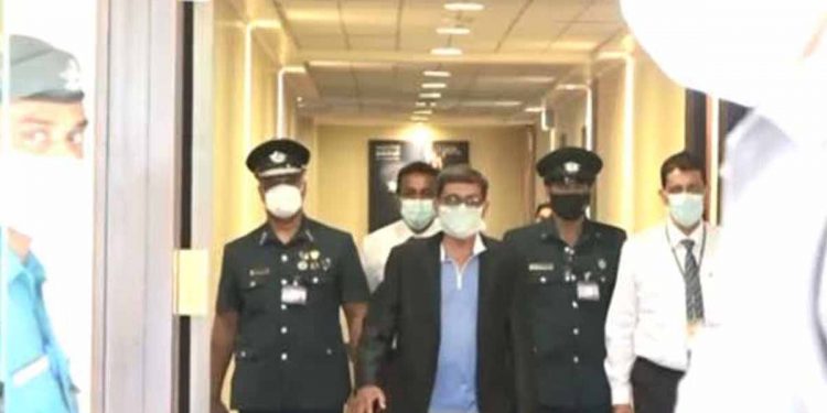 හිටපු අධිපතිට රට යන්න තහනම් වෙද්දී අලුත් අධිපති ඕස්ට්‍රේලියාවේ සිට ලංකාවට එයි!