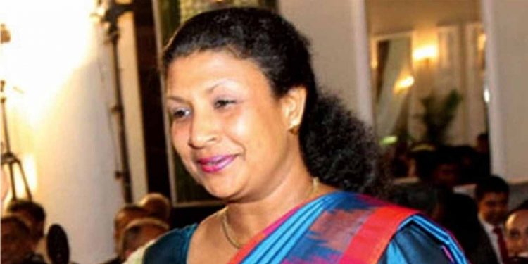 පැන්ඩෝරා පත්‍රිකාවල කෝටි ගණන් තියෙනවා කියපු නිරූපමාත් රට යයි!