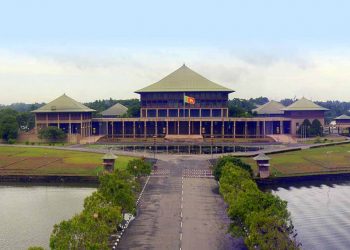 හෙට පාර්ලිමේන්තුවට දැඩි ආරක්ෂාවක් යොදන්න සාකච්ජා! කතානායකට මන්ත්‍රීවරුන්ගෙන් ඉල්ලීම් රැසක්! සාකච්ජා පිට සාකච්ජා!