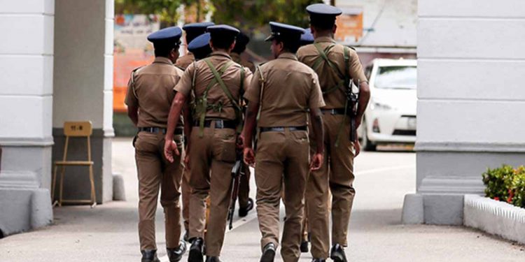 පොලිසියට හදිසි ප්‍රහාරයක්!