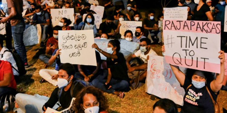 ලංකාවේ තහනම ලෝකෙට අදාළ නෑ! ලොව වටා සිටින ලාංකිකයන් අද ආණ්ඩුවට එරෙහිව පාරට බහින්න සැලසුම් කරලා!