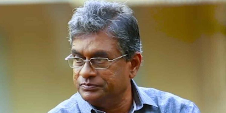 රත්න ශ්‍රී විජේසිංහයන් මහ රෑ අරගල භූමියට ඇවිත් කොල්ලන්ට කියපු සංවේදී කතාව! (VIDEO)