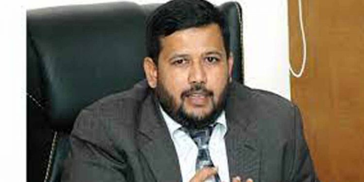 ගෝඨා යන්න ඕන හැටි! ආණ්ඩුවට බහුතරයක් නැති හැටි! ජනාධිපතිගේ බලය නැති කරන්න ඕන හැටි! තාවකාලික ආණ්ඩුවක් පිහිටුවන්න ඕන හැටි! ජන්දයක් තියන්න ඕන හැටි! ඇමැතිකම්වලට ‌කෙළ හලන විපක්ෂයේ උන්ට වඩා හොඳට රිෂාඩ් කියා දෙයි! (VIDEO)