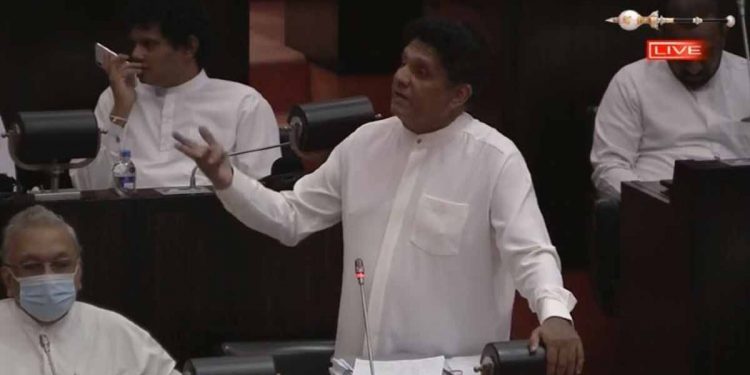 උද්ඝෝෂණය මැද්දට ආයුධ ගත් යුනිෆෝම්කාරයො එව්වේ කව්ද? කව්ද දැන් මුදල් ඇමැති! පැන්ඩෝරා සල්ලිවලට මොකද කරන්නේ? සජිත් පාර්ලිමේන්තුවේදී ප්‍රශ්න කරයි! (VIDEO)